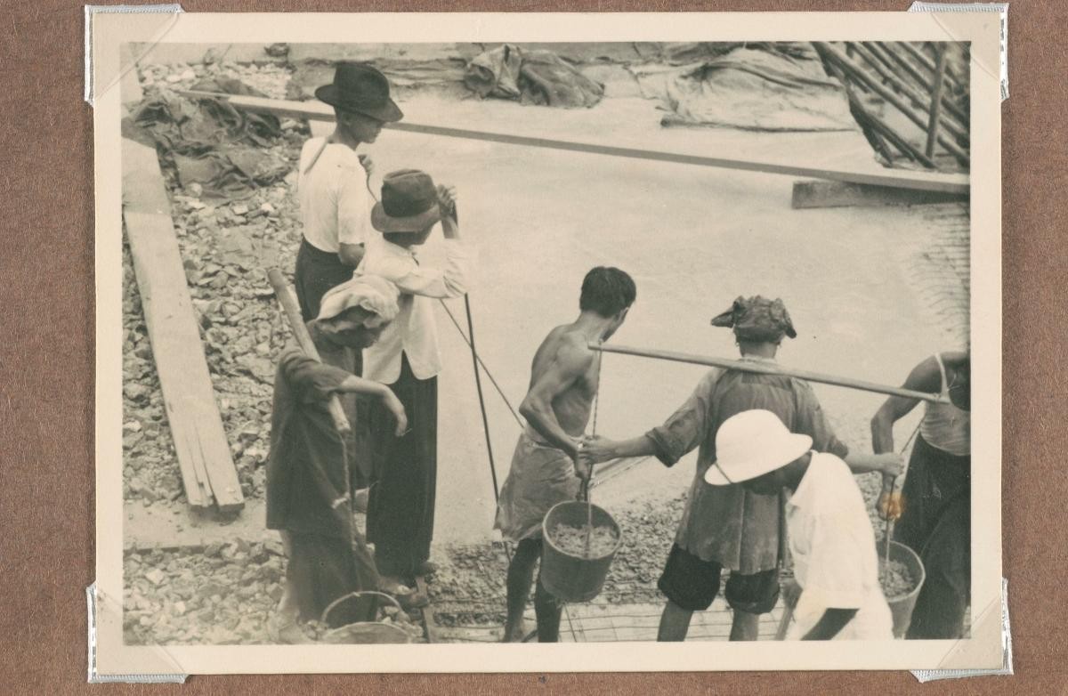Coolies and Samsui women
