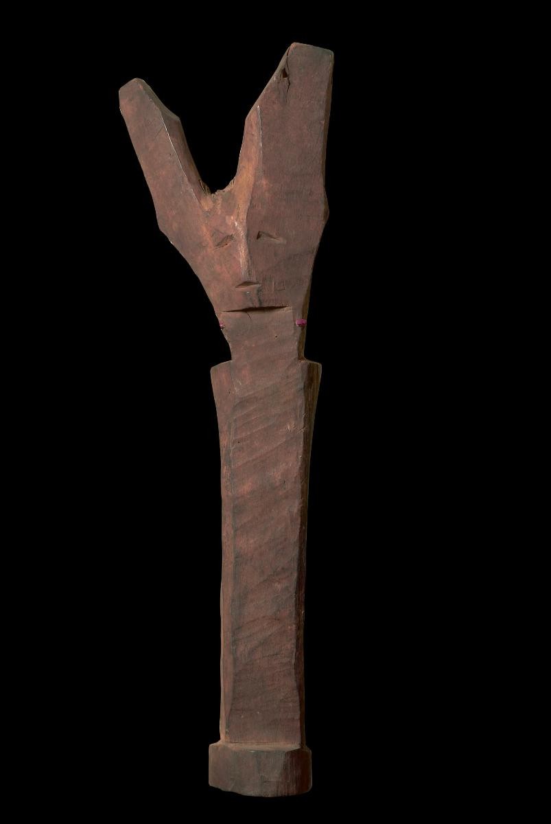 Wooden ancestral carving