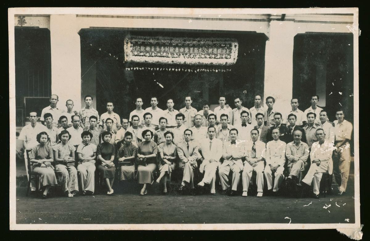 Group photograph of Chinese men and women