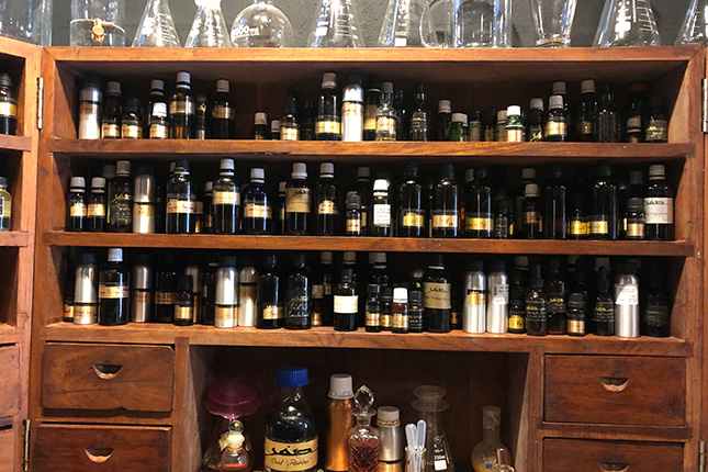 Volunteer Products 4 of Sifr Aromatics