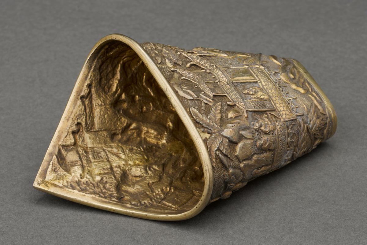 Betel leaf holder