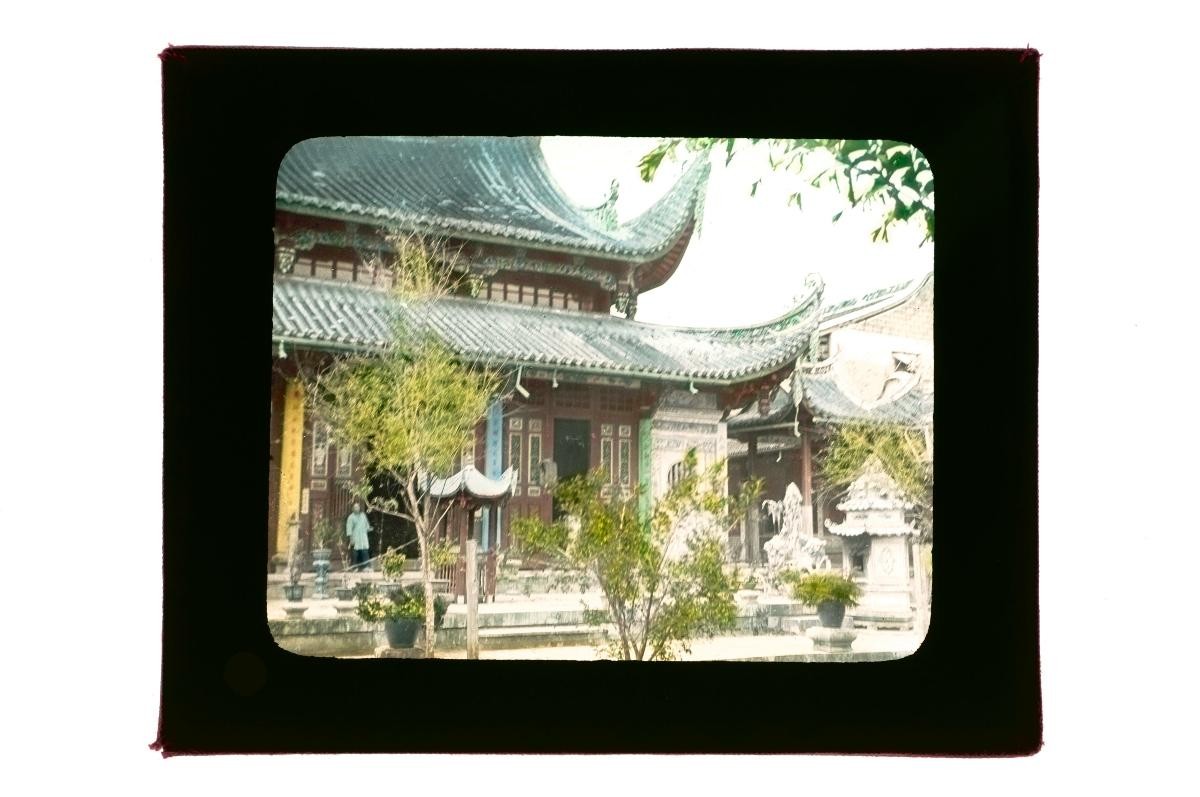A glass lantern slide depicting a view of Siong Lim Temple