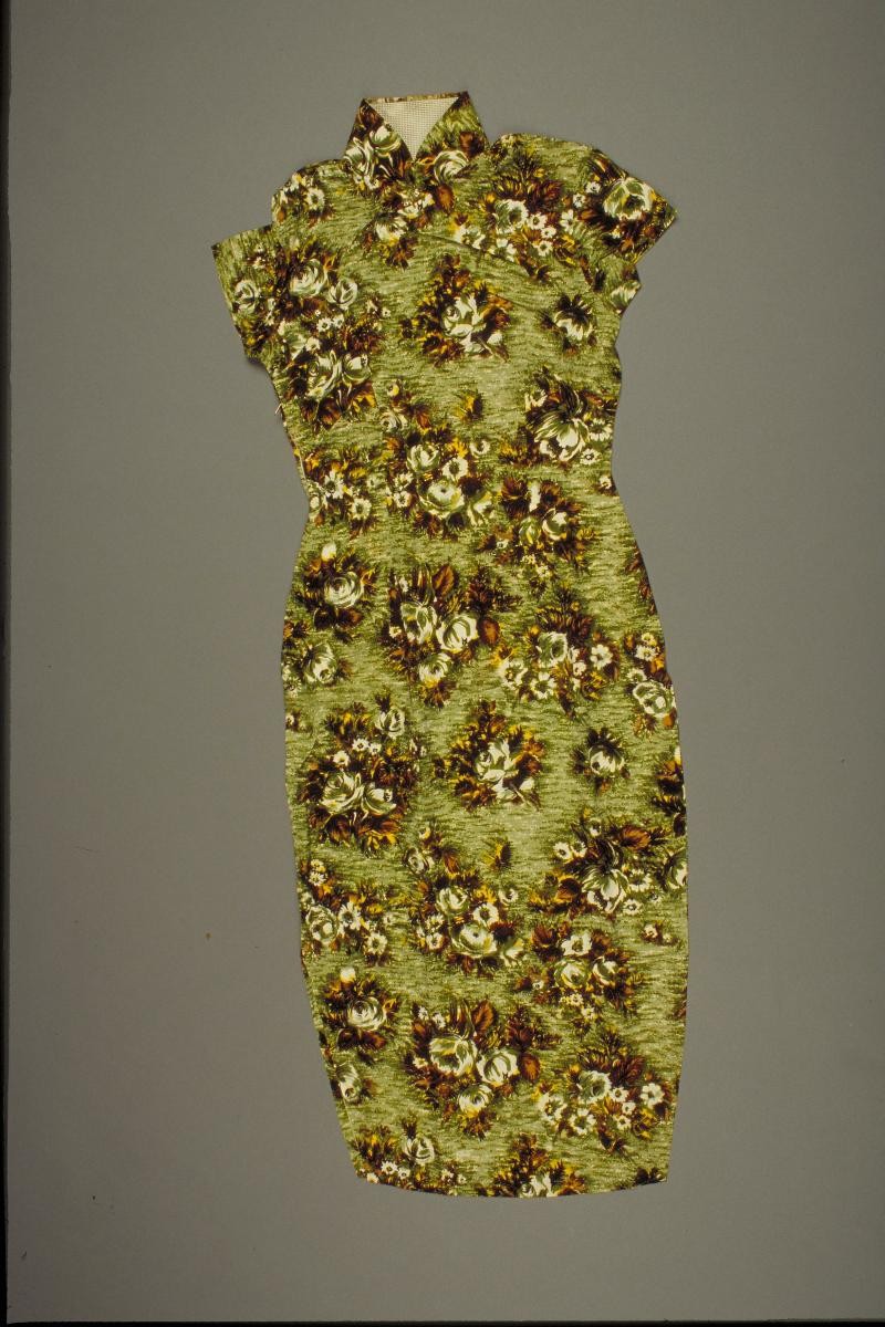 Green cap-sleeved cheongsam