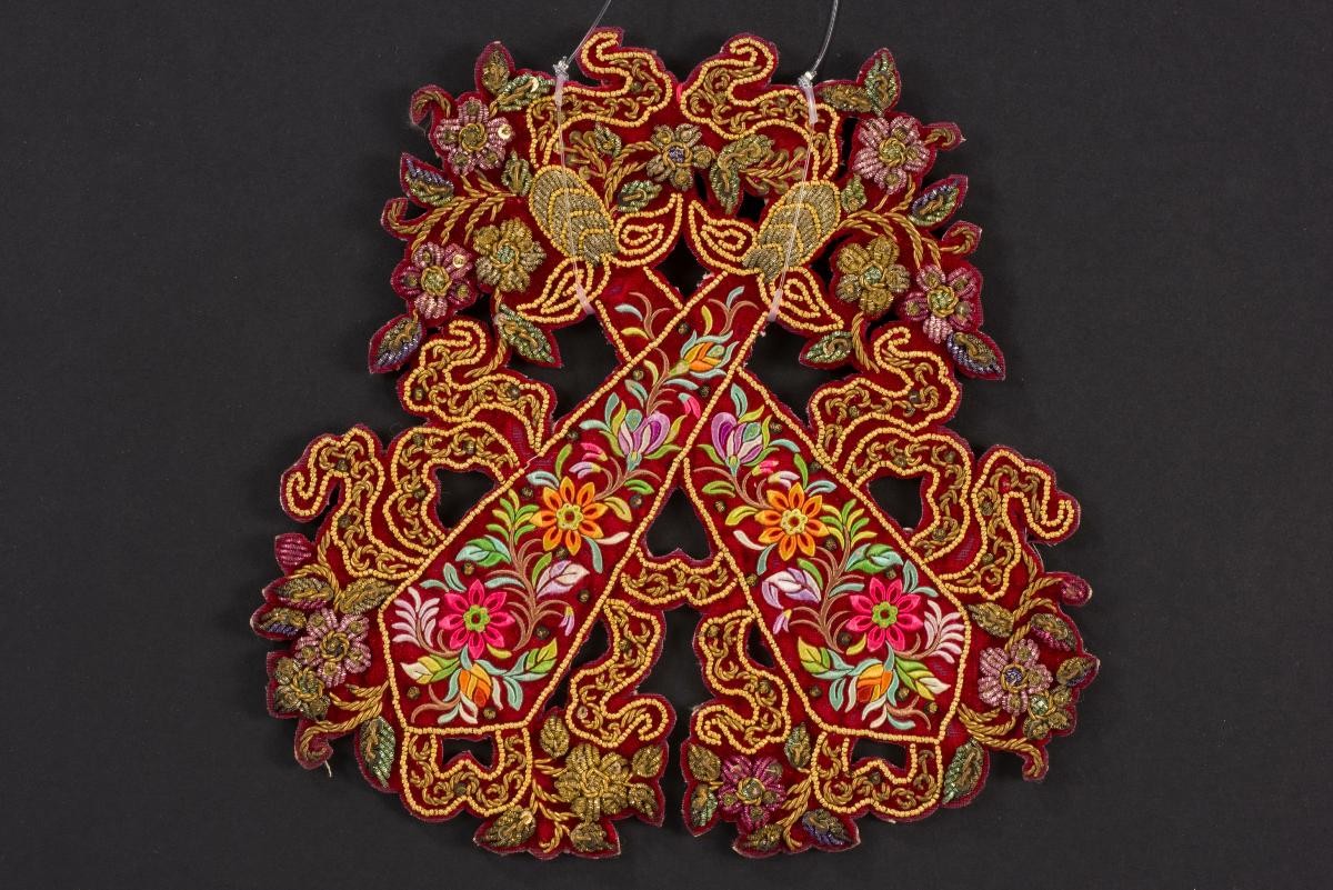Wedding chamber ornament
