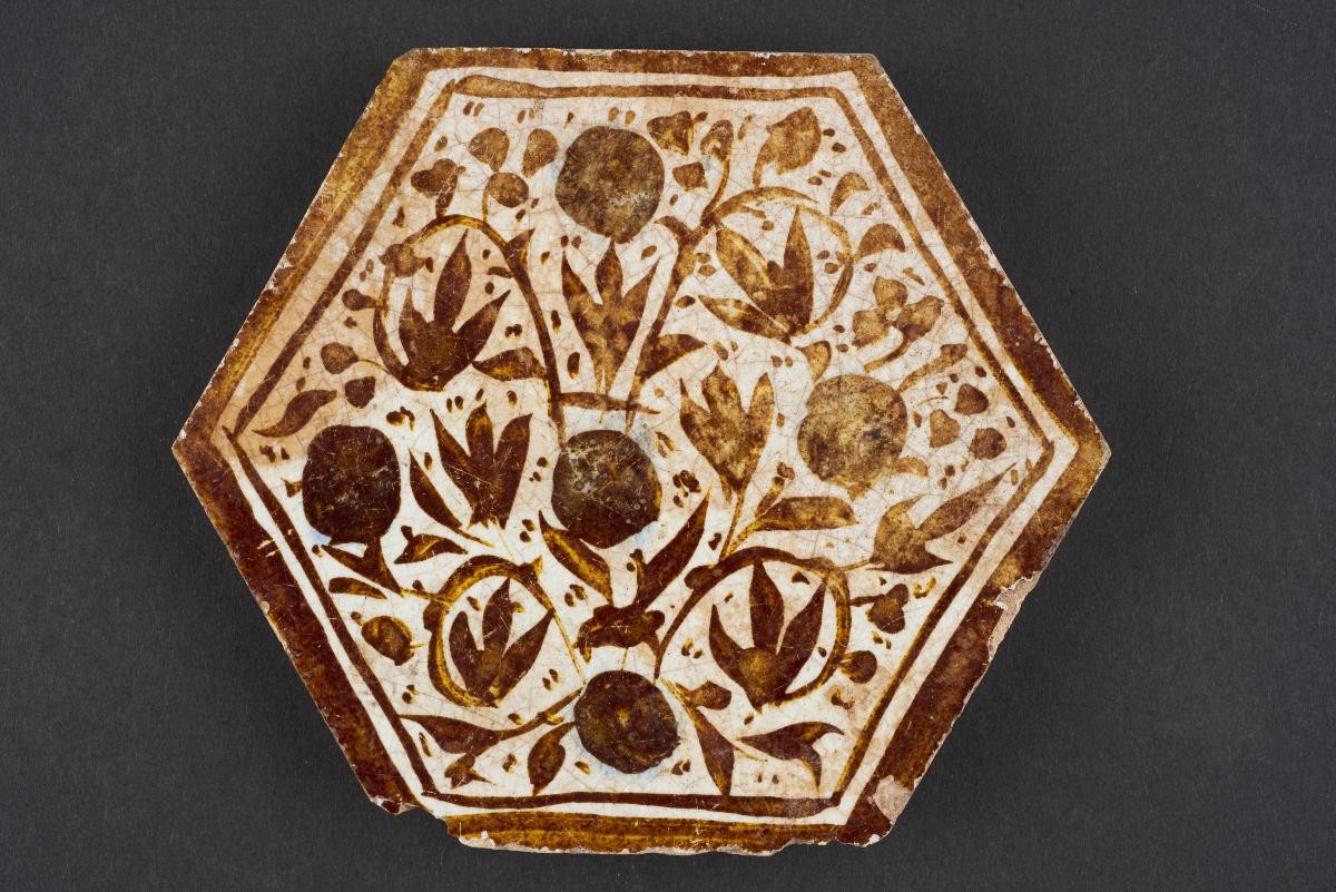 Lustre hexagonal tile