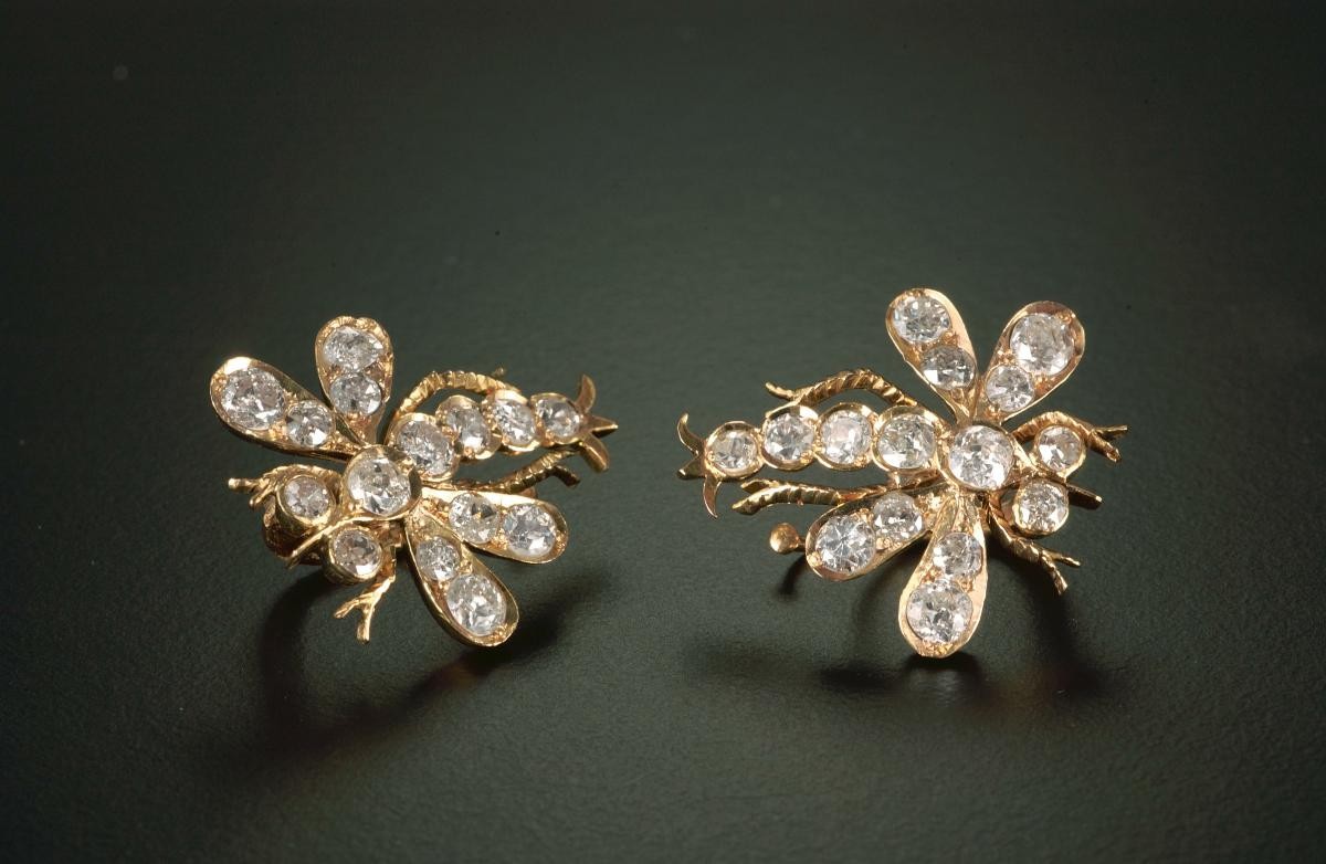 Earring