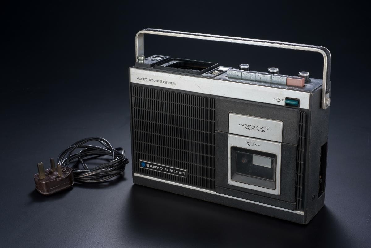 Sanyo M2400F portable radio and cassette player
