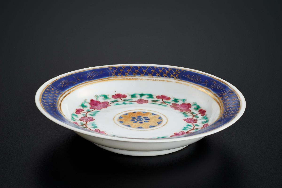 Dish with central floral medallion and gilding
