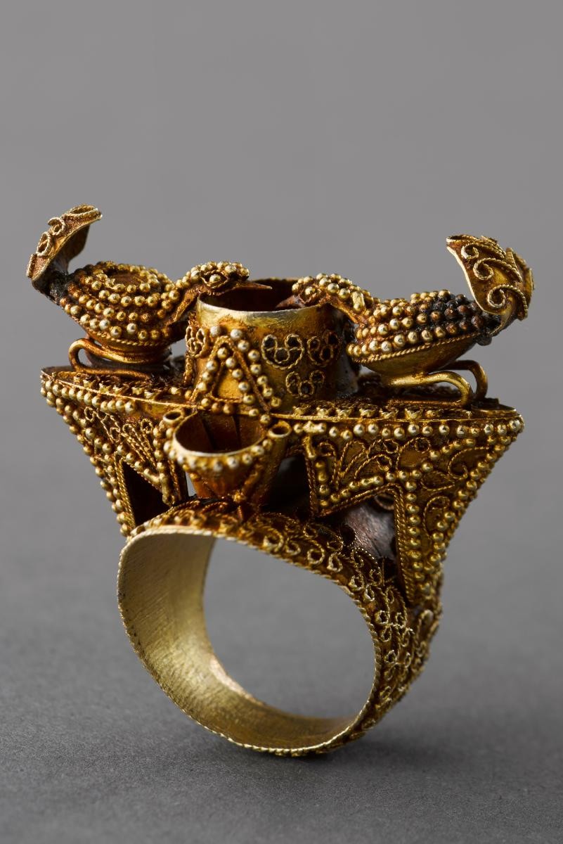 Ring
