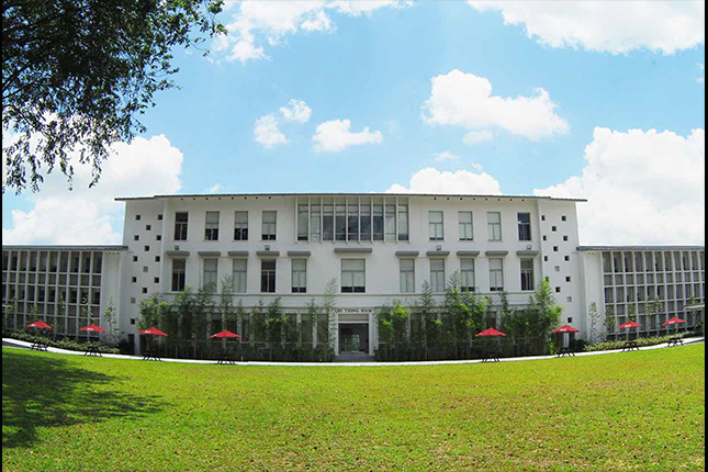 With Honours of 469 Bukit Timah Road