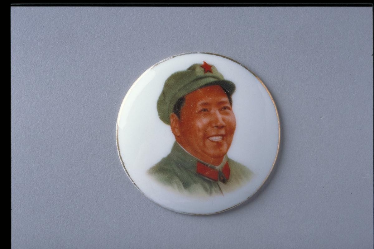 Badge featuring Mao