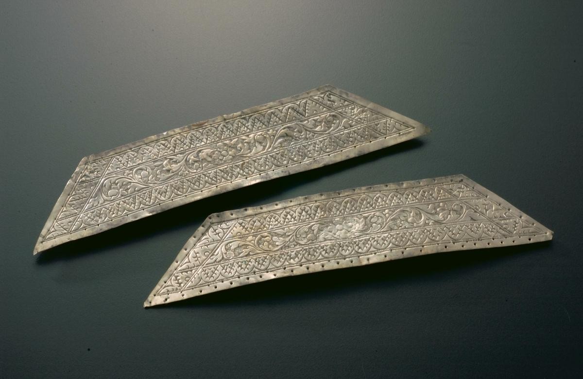 Pair of pillow ends