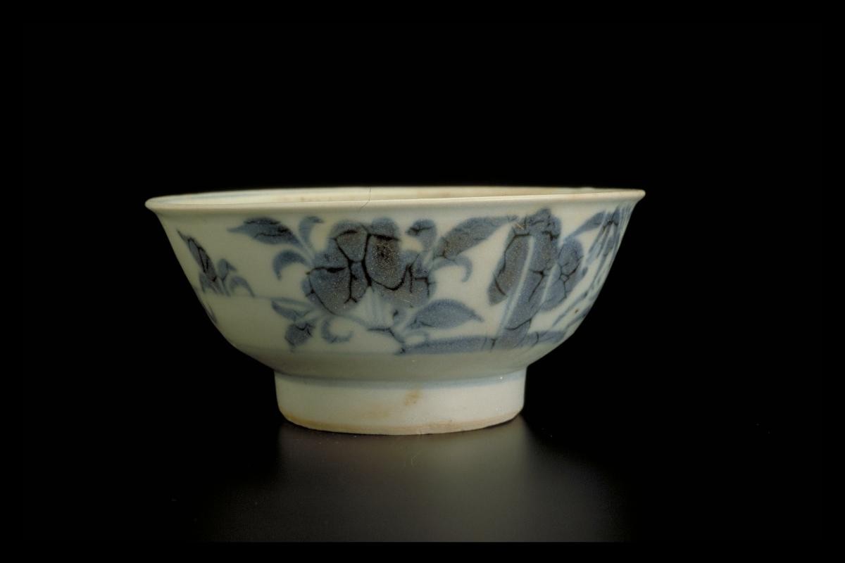 Bowl with bamboo