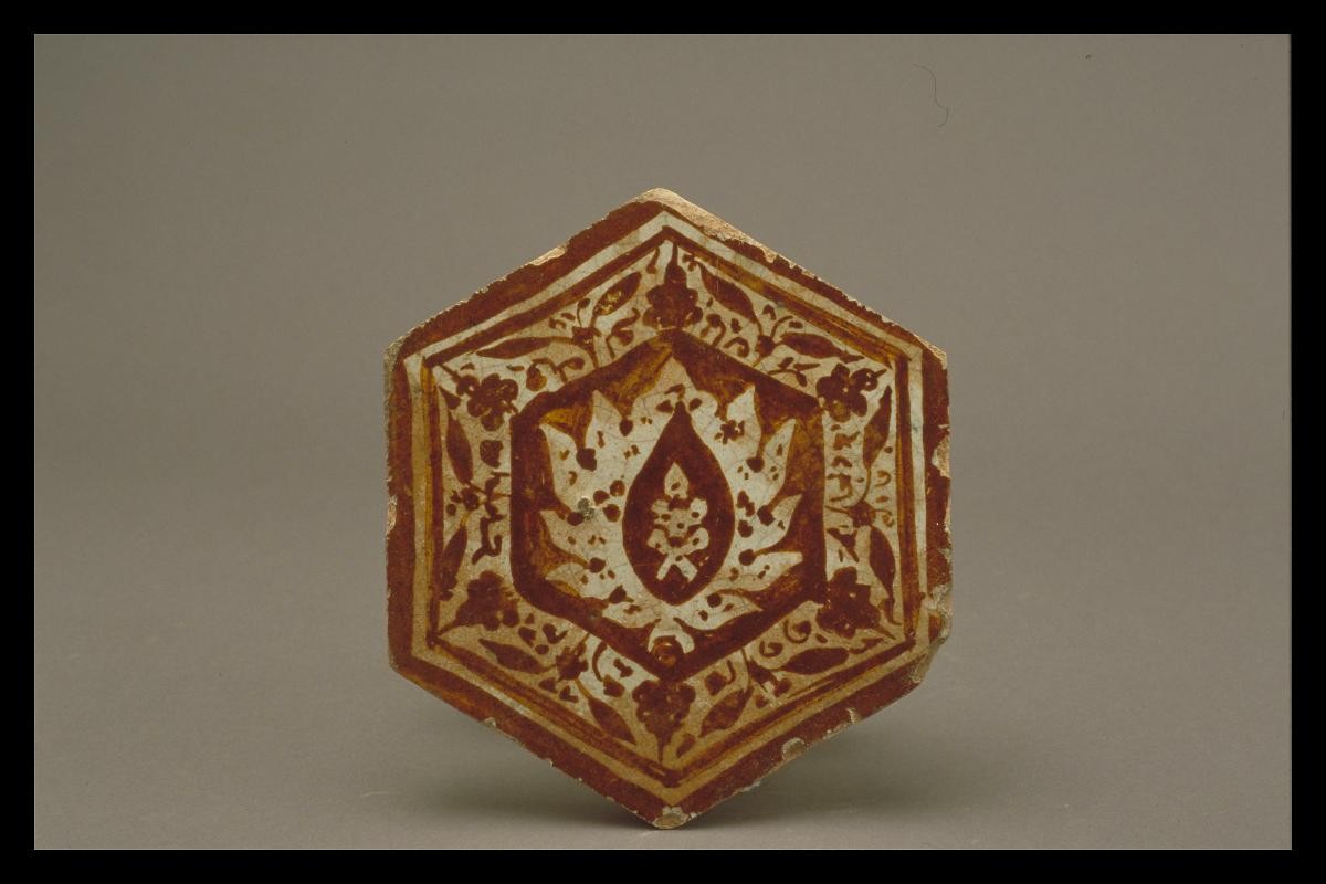 Lustre hexagonal tile