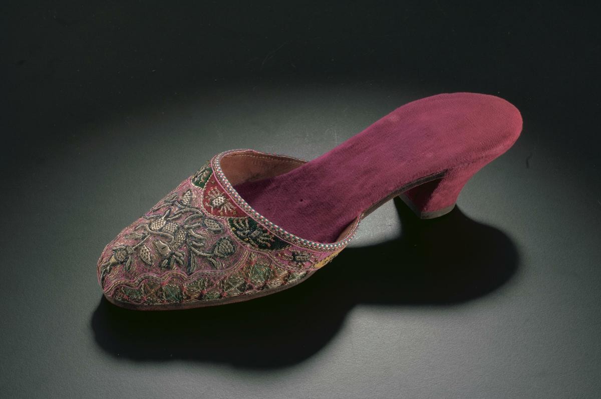 Peranakan Chinese wedding slipper