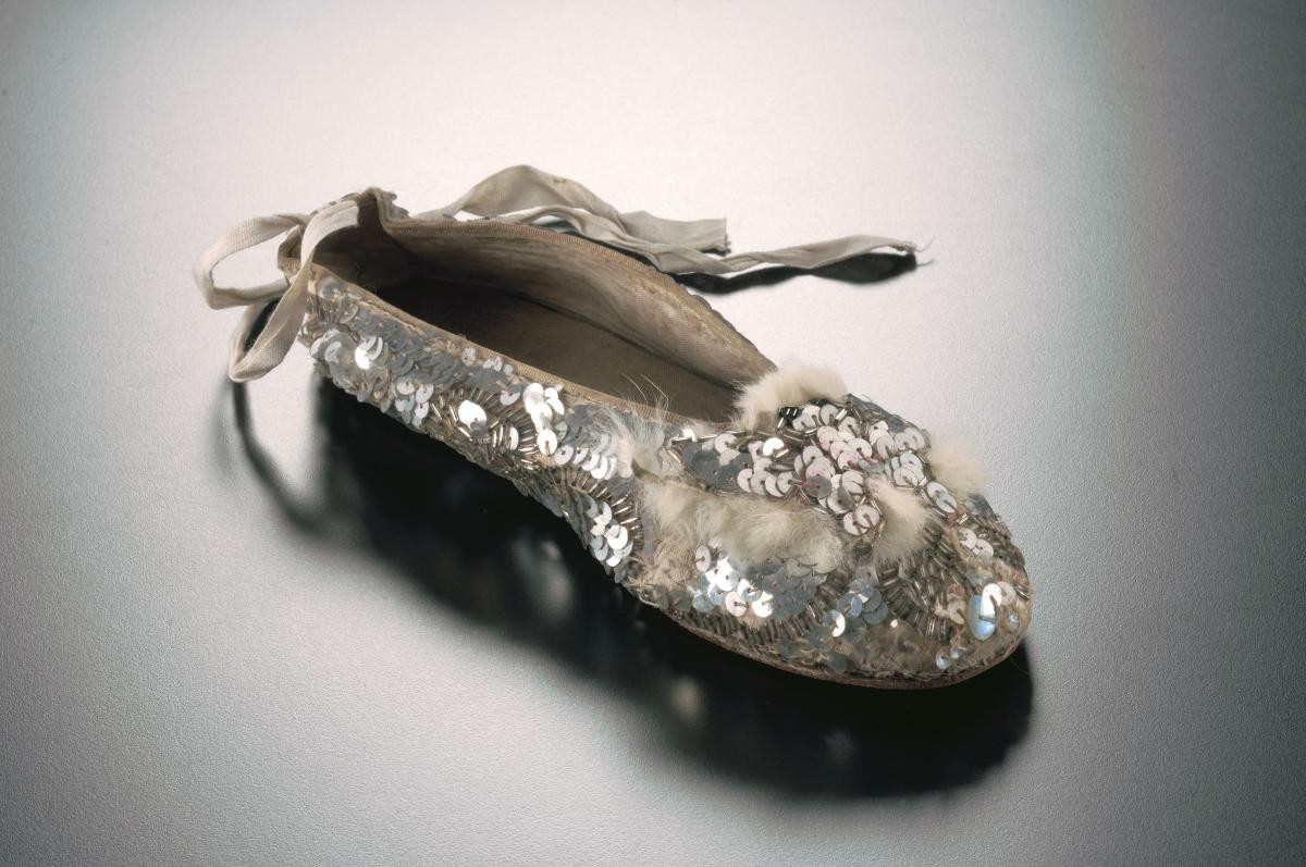 Shoe