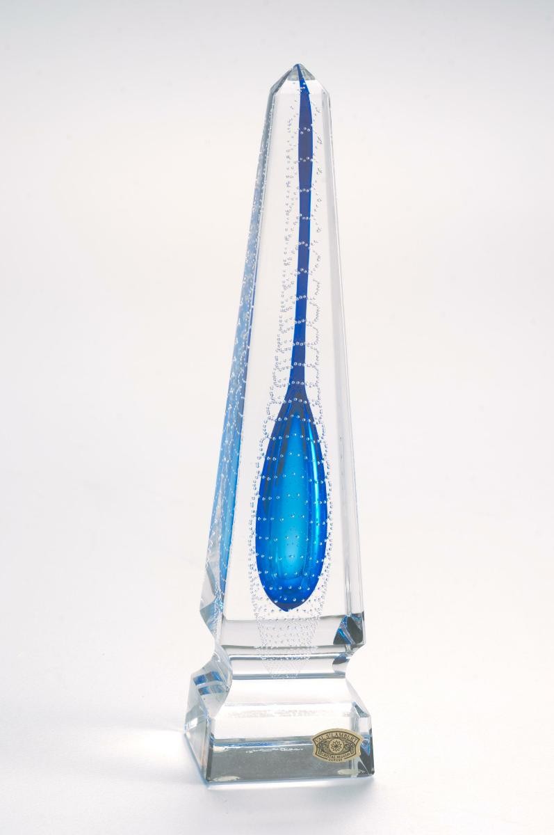 Crystal triangular-shaped blue wine glass ornament