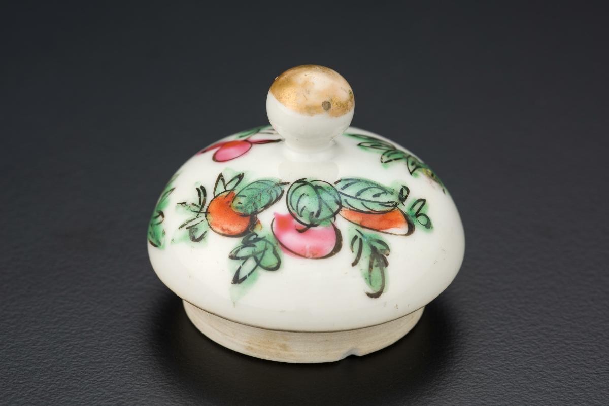 Cover of teapot used in Tiandihui initiation ceremony