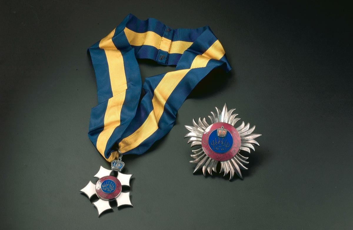 Medals with Arabic inscriptions