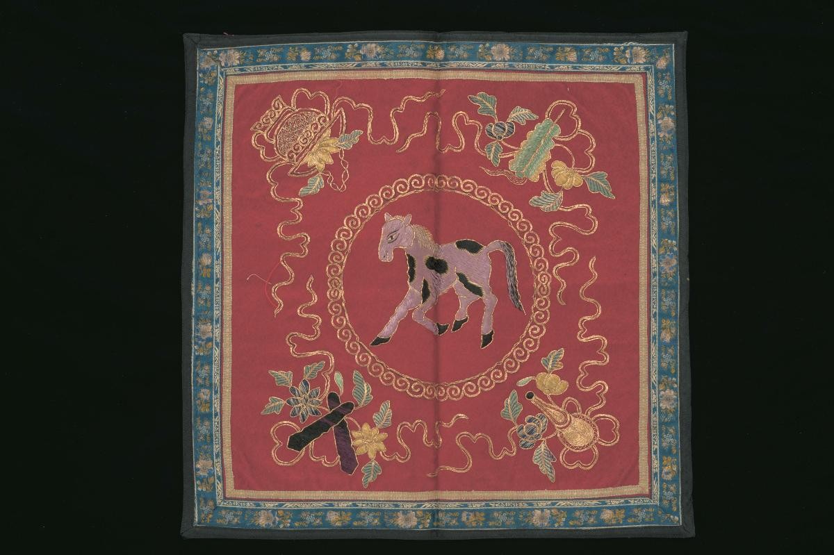 Tray cloth
