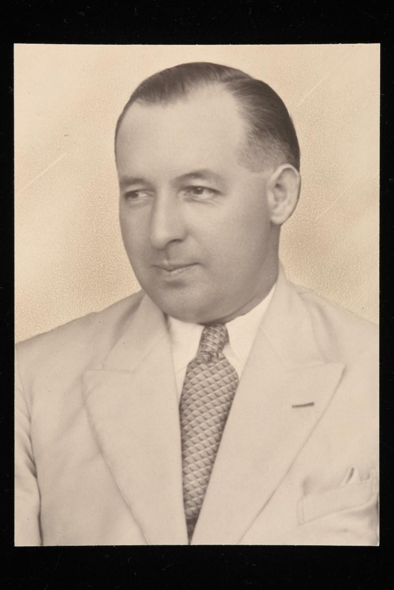 Photograph of Dr Douglas Drummond McIlvean