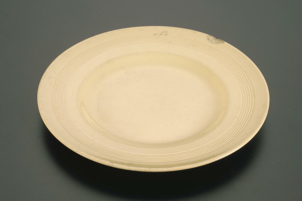 Yellow porcelain serving dish from Stamford Cafe
