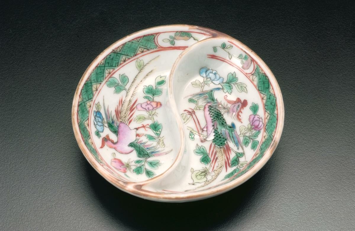Condiment saucer