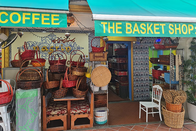 Volunteer Entrance 1 of Rishi Handicrafts