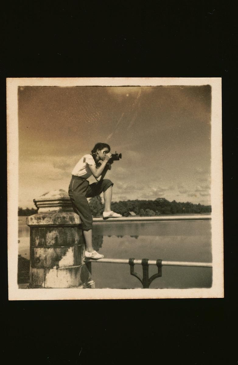 Si Jing with a camera