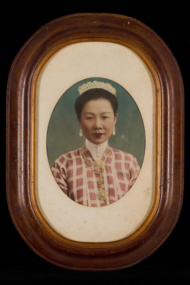 Portrait of a nyonya in colour