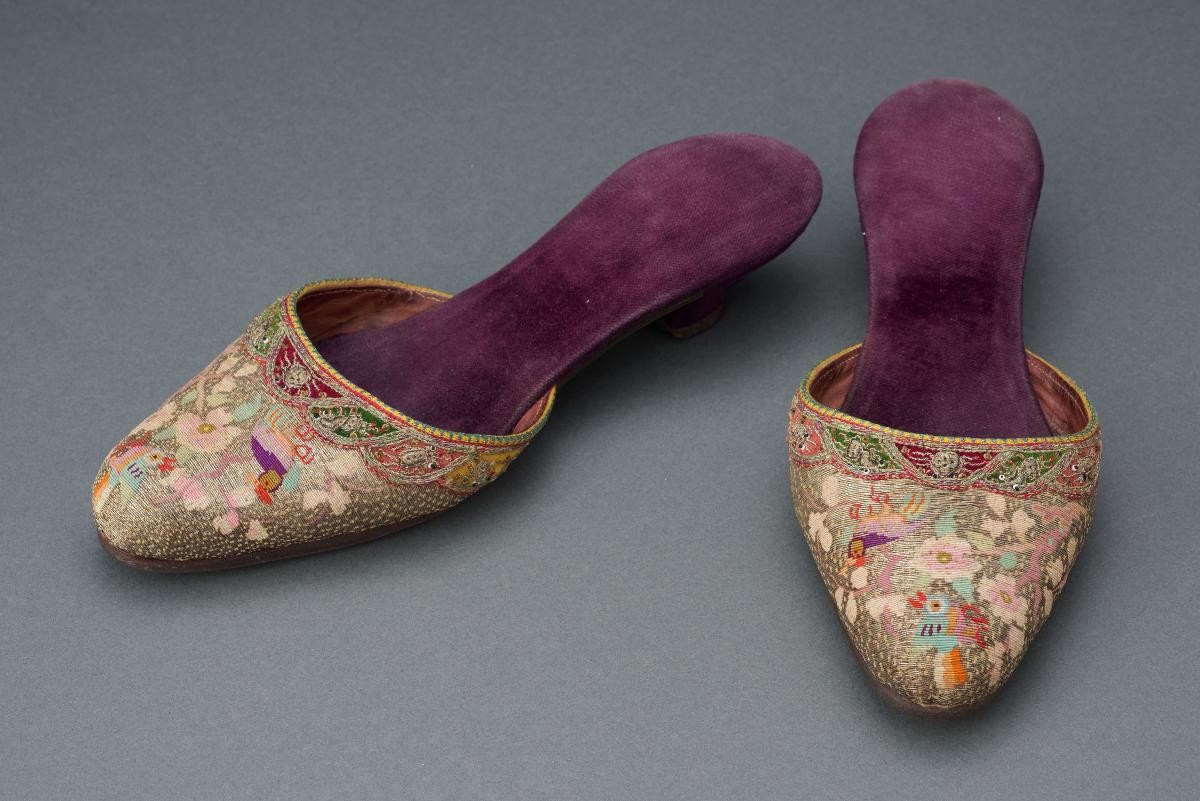 Slippers and shoe cushions