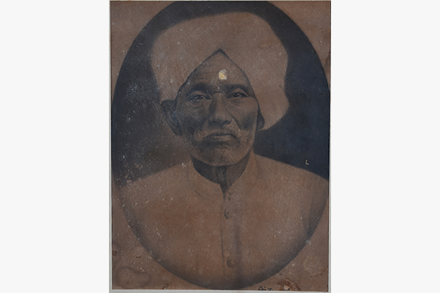<a href="/assets/3cfcda52-97b8-476d-b374-d771ca5d6b2b/2-dsc9154.jpg"><strong>Baboo Mangal Singh</strong></a><br>
Early 20th century, Singapore<br>
<em>Collection of Mr Brij Mohan Singh</em>